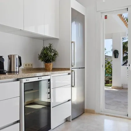 Roco Private Pool And Sea View Villa