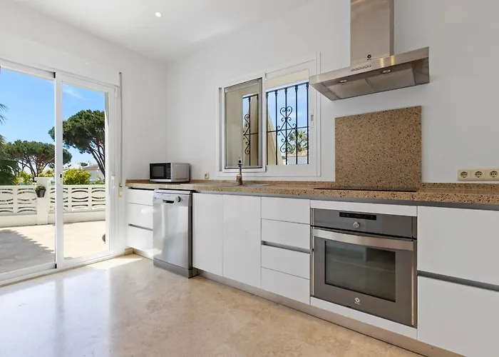 Roco Private Pool And Sea View Marbella